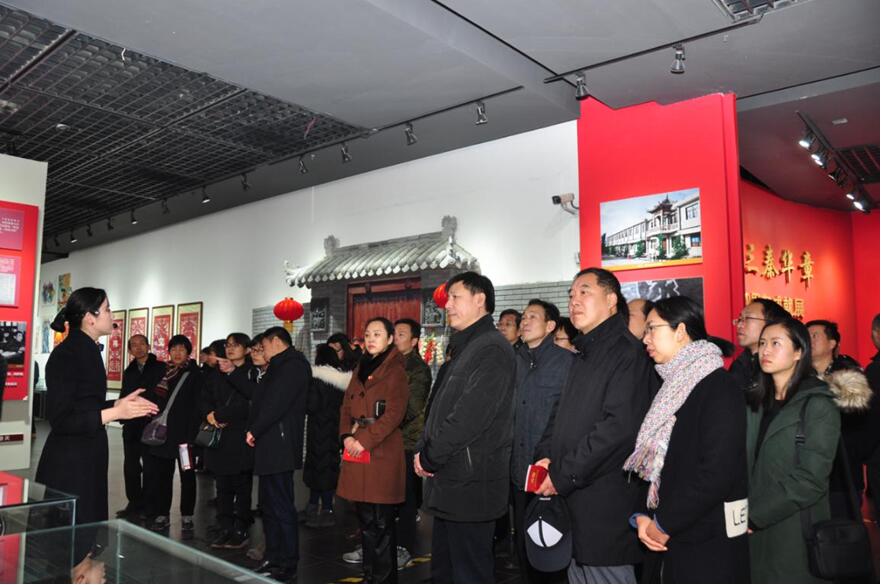 参观1.jpg